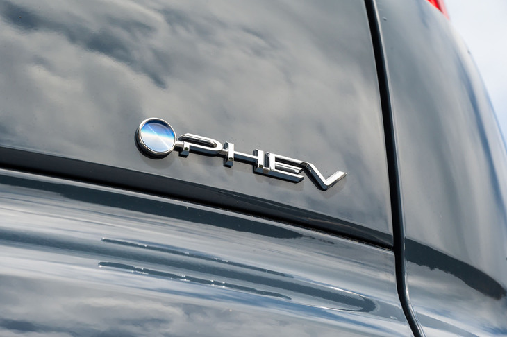 「クラウン エステート」のパワートレインはハイブリッドとプラグインハイブリッドの2本立て。ともにエンジンの排気量は2.5リッターで、駆動方式は4WDとなる。