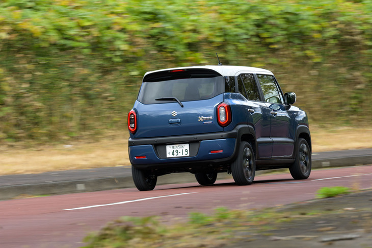 軽自動車の各モデルと比べると、いまひとつ存在感が薄いスズキの登録車。ほぼ万能と言っていいコンパクトSUVに進化した「クロスビー」は、そんな状況を打破できるのか？　要注目である。