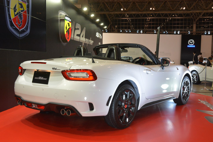 アバルト124スパイダー