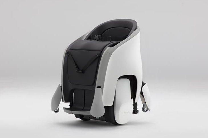 「ユニワン」の本体サイズはハイポジション時が全長×全幅×全高＝655×575×860mm、ローポジション時が787×662×710mm。重量は80kgと発表されている。