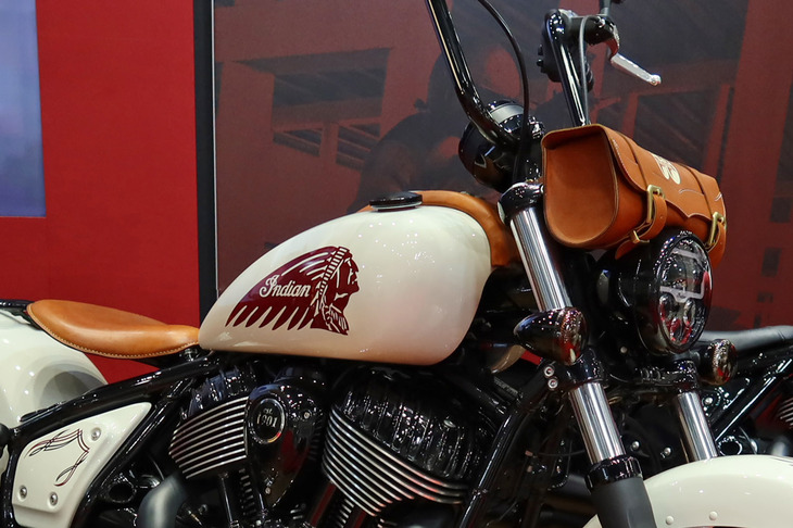 インディアン・チーフ ダークホース レッドウイング カスタム