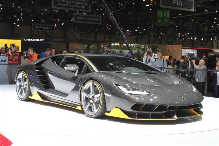 ランボルギーニ・チェンテナリオ