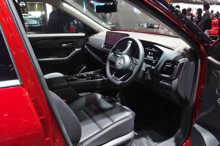 日産エクストレイルX e-4ORCE 90周年記念車