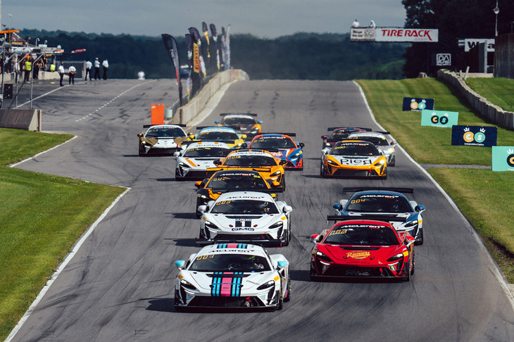 アメリカで2025年に開催された「マクラーレントロフィー」の様子。北米での2026年シーズンは、3月27日にカリフォルニア州ソノマでスタートする。