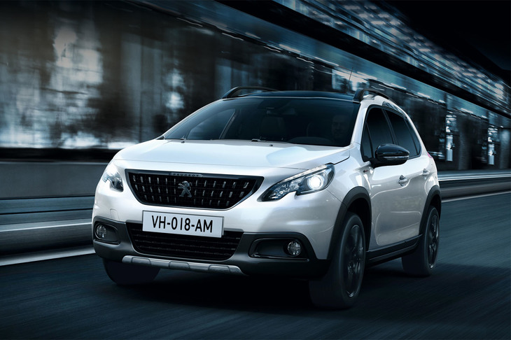 プジョー2008 GTライン ブラックパック