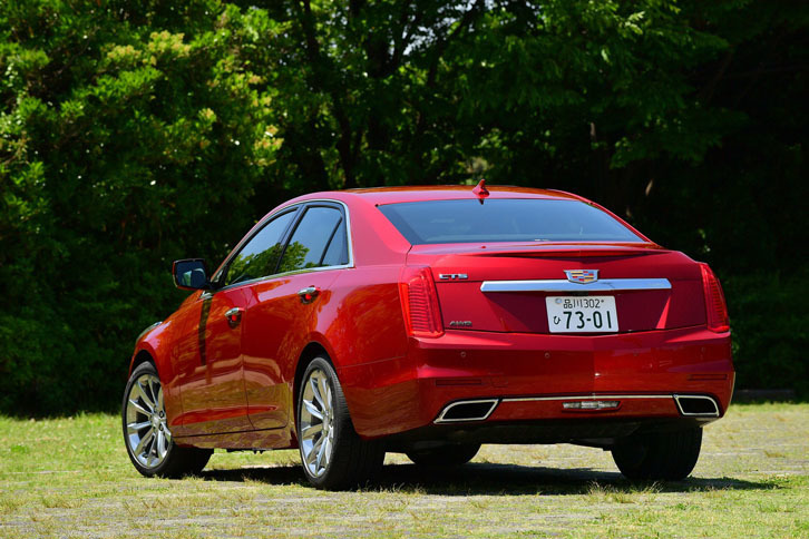 試乗車のボディーカラーは「レッドオブセッションティントコート」。車両価格は745万円。