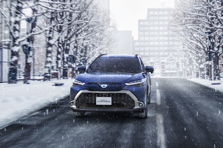 「トヨタ・カローラ クロス」はハイブリッド車の納期が注文から6カ月以上とアナウンスされている。