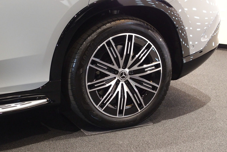 メルセデス・ベンツEQS580 4MATIC SUVスポーツ（リアホイール）