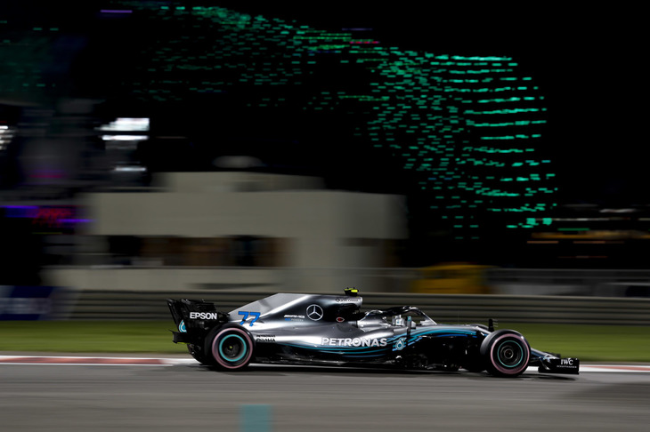 20戦して0勝と、このままでは終われなかったメルセデスのボッタス（写真）。アブダビでは、チームメイトのハミルトンに次ぐ2番グリッドからスタートするも、2位の座を守り切れず5位。「シーズンを通して2位が7回あったにも関わらず勝ち星を挙げられなかったドライバー」という、うれしくない記録を作ってしまった。シーズン前半戦には優勝目前までいくレースも多々見られたが、後半戦になるとパフォーマンスは下降線をたどり、最後は4戦連続して5位となった。メルセデスは、エステバン・オコンを来季リザーブドライバーとして迎え入れることを発表しており、2019年はよりプレッシャーのかかるシーズンとなりそうである。（Photo=Mercedes）