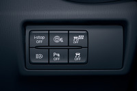 MT仕様のダッシュボードのスイッチパネル。「DSC-TRACK」のボタンが追加されている。