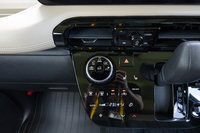 「三菱デリカミニ」がフルモデルチェンジ　「グラベル」も選べる本格的なドライブモードセレクター搭載の画像