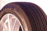 レグノGR-XIIIの価格は195/65R15の2万6730円から275/35R20の10万8350円。