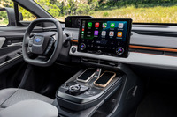 横基調でインパネまわりの造形をすっきりとさせた「スバル・アンチャーテッド」のインテリア。