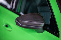 試乗車に備わっていた「エクステリアミラーハウジング カーボン」や「ブラックAudi rings＆ブラックスタイルパッケージ」は有償のオプションアイテム。前者が12万円で、後者が8万円となる。