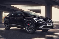 ルノーが新型車「アルカナ」を出展　2022年春発売予定のハイブリッドSUV【東京オートサロン2022】