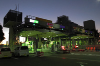 悪夢の九十九里ツアーにおいて、往路で撮影した永福料金所の様子。行きでも帰りでも渋滞に引っかかるのがいやだったので、写真の通り、日が昇るよりも早い時間にここを通過した。