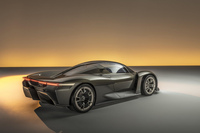 外装は、コンセプトスタディーのための特別な塗装カラー「ロケットメタリック」で仕上げられている。