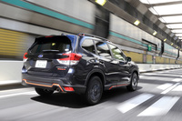 「インプレッサ」「XV」に続いてスバルグローバルプラットフォームが採用された「フォレスター」。今回の試乗では、従来モデルからの乗り心地、操安性、静粛性の改善が感じられた。