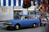 当初は1.2リッター直4エンジンを積んだ3ドアのみだった「トヨペット・コロナ バン」。後に5ドアや1.5リッターエンジン搭載車が追加された。