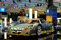 最高速250km/h！オペル「エコ・スピードスター」【パリサロン02】