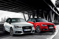 3ドアの「アウディA1 Admired plus」（写真左）と、5ドアの「A1スポーツバック Admired plus」（同右）。