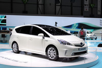 日本での発売を間近に控えているのに、なぜかインテリアを公開しなかった「トヨタ・プリウス＋（プラス）」。