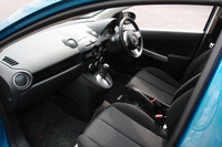 インテリアの様子。パネル類やシート地などが変更された。