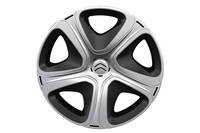 新デザインのホイールキャップ。