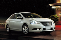 「日産シルフィ G ルグラン」