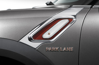 MINIクロスオーバーに専用カラーの特別仕様車の画像