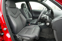 アルファ・ロメオ・アルファ147 スポルティーバ 2.0 ツインスパーク セレスピード（FF/2ペダル5MT）【ブリーフテスト】の画像