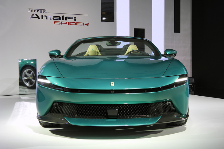 フェラーリ・アマルフィ スパイダー（フロント）