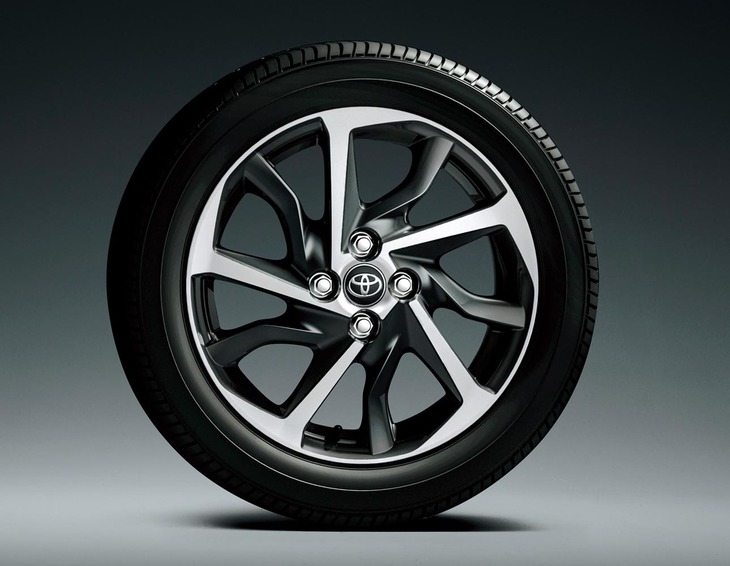 「G“GRスポーツ”」専用の16インチアルミホイール。