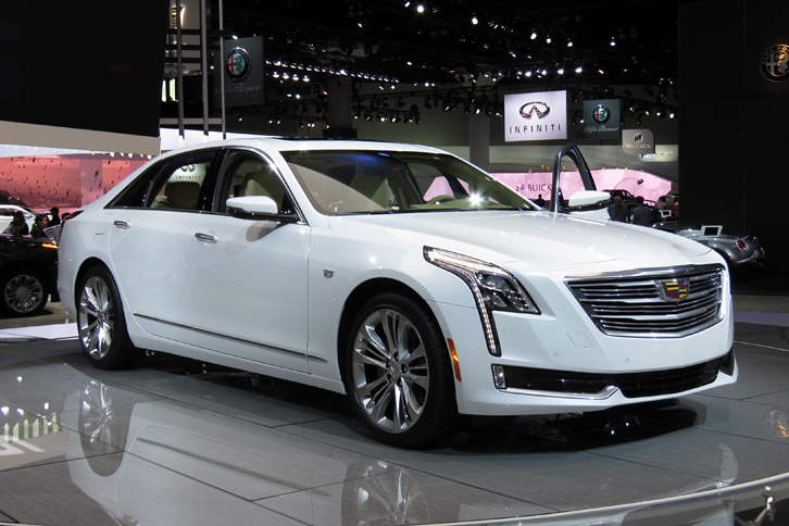 キャデラックCT6セダン