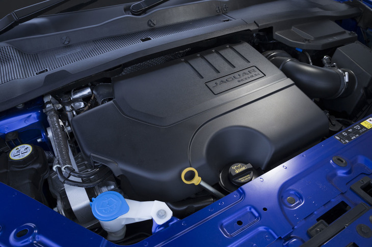 日本仕様の「ジャガーEペース」には、ガソリンエンジン（写真）搭載車のほか、ディーゼル車もラインナップされる。