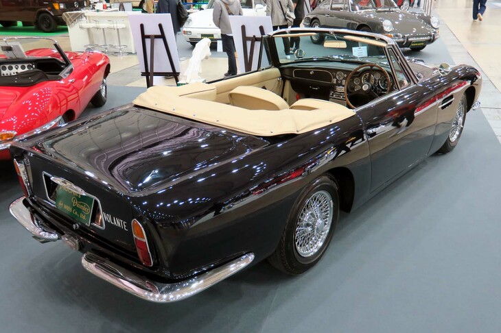 アストンマーティンDB6ヴォランテ（1967年）