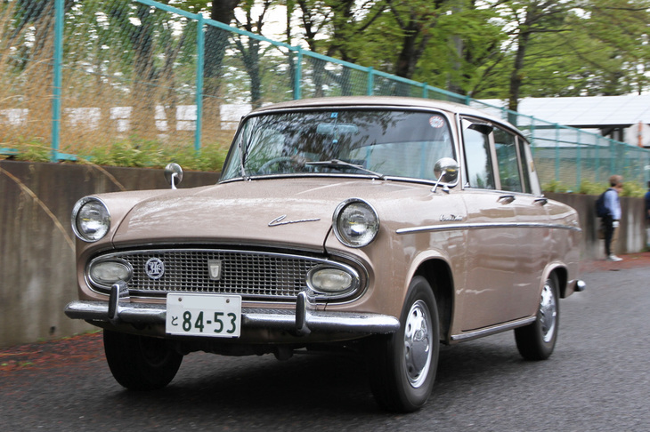 1964年「トヨペット・コロナ1500デラックス」。1960年に1リッターエンジンを積んでデビューしたが、翌61年に1.5リッターに拡大された2代目コロナの最終型。