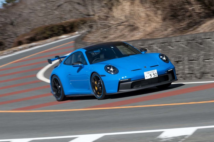 第7世代となる新型「ポルシェ911 GT3」。911としては初めてフロントアクスルにダブルウイッシュボーン式サスペンションを採用している。