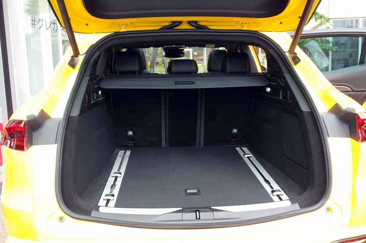 マセラティ・グレカーレ（ラゲッジルーム）