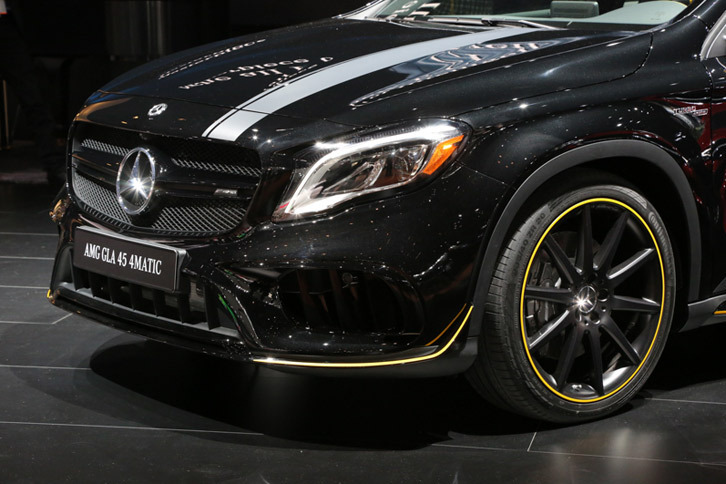 メルセデスAMG GLA45 4MATIC