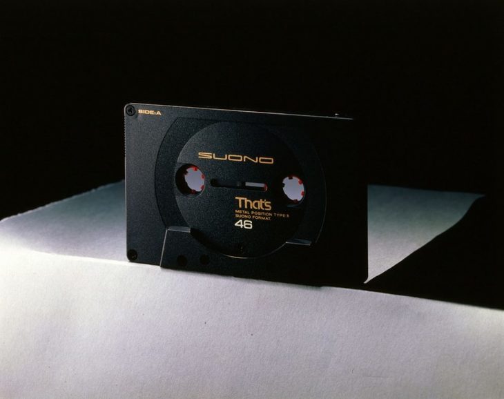 カセットテープの一例。これは1988年にジョルジェット・ジウジアーロがデザインした太陽誘電の「That's SUONO」。