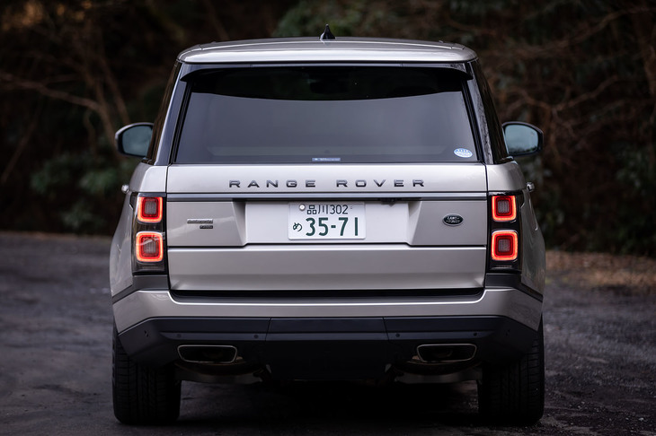 「レンジローバー」は、2018年４月に前後ランプを含む内外装デザイン変更や、仕様・装備のアップデートといった改良が行われた。