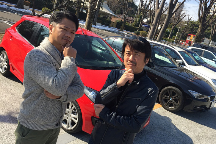 安ド二等兵（左）とMJ参謀長（清水草一）。