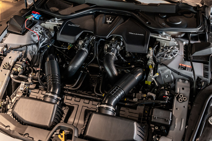 マセラティ・グランカブリオ トロフェオ（エンジン）