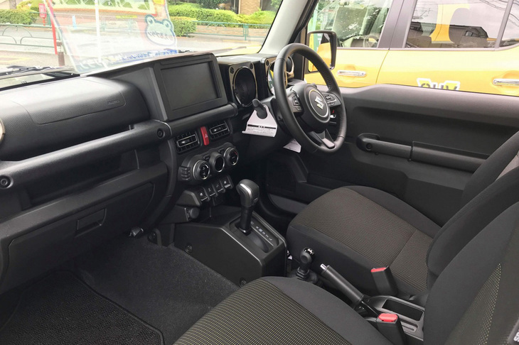 新型「ジムニー」のインテリア。