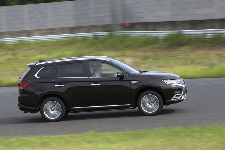 三菱アウトランダーPHEV Gプラスパッケージ