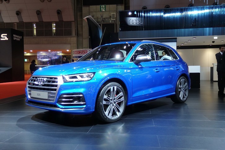 アウディSQ5