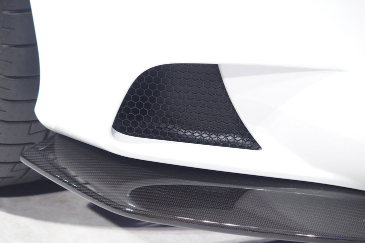 アストンマーティン・ヴァンキッシュ（フロントのエアインテーク）