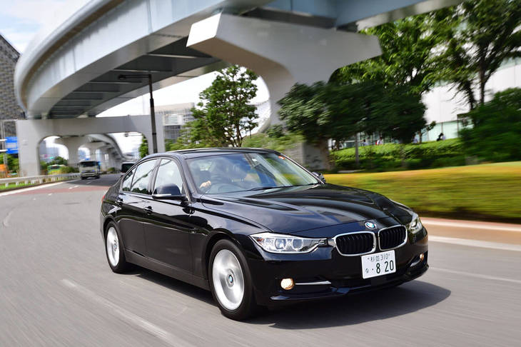 タイヤ交換前の「BMW 320d」には「ブリヂストン・ポテンザS001」のランフラットタイヤが装着されていた。（写真＝池之平昌信）