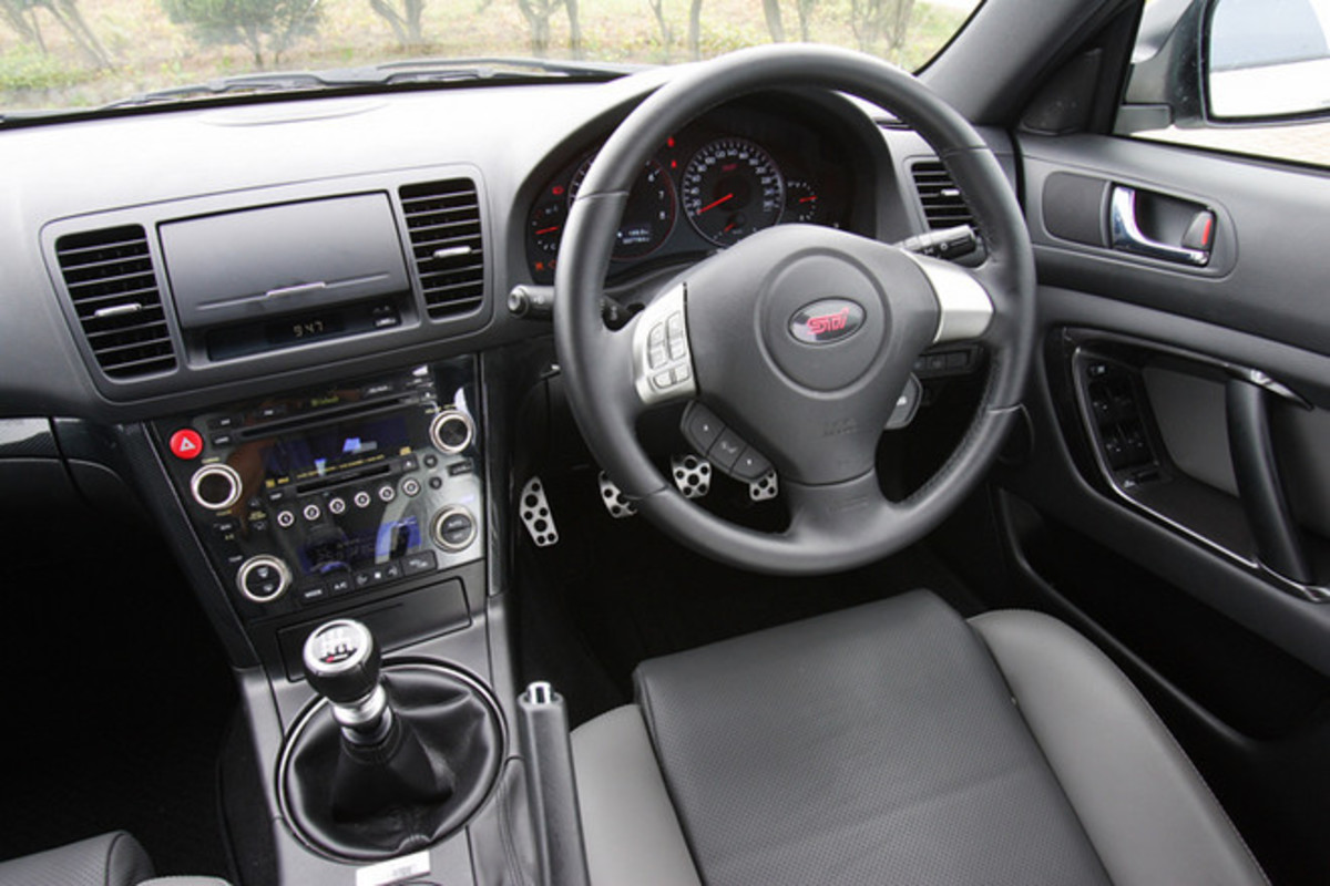 スバル・レガシィS402セダン（4WD/6MT）【動画試乗記（前編）】 完売